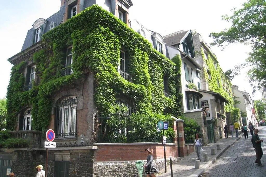 Charming Apartment In Montmartre Paris
