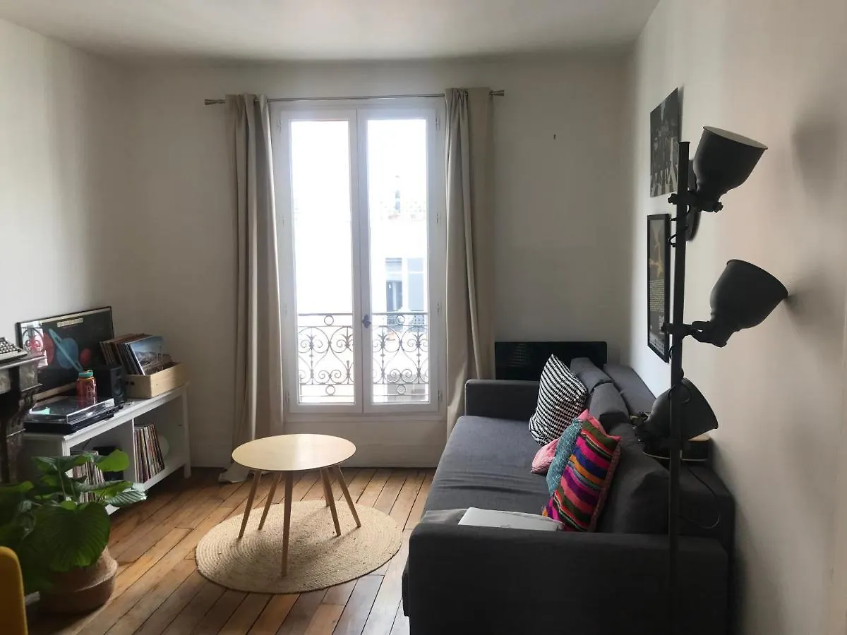Charming Apartment In Montmartre Paris