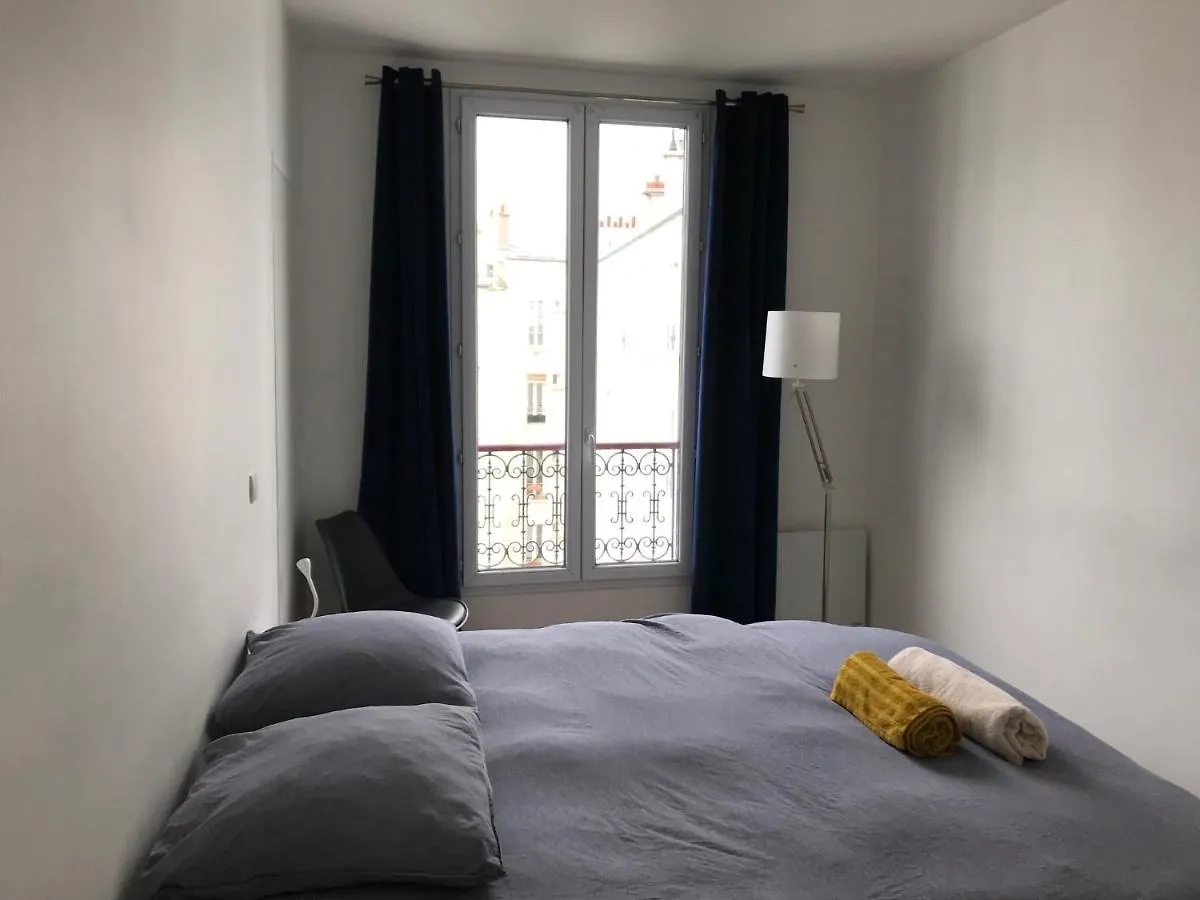 Charming Apartment In Montmartre Paris
